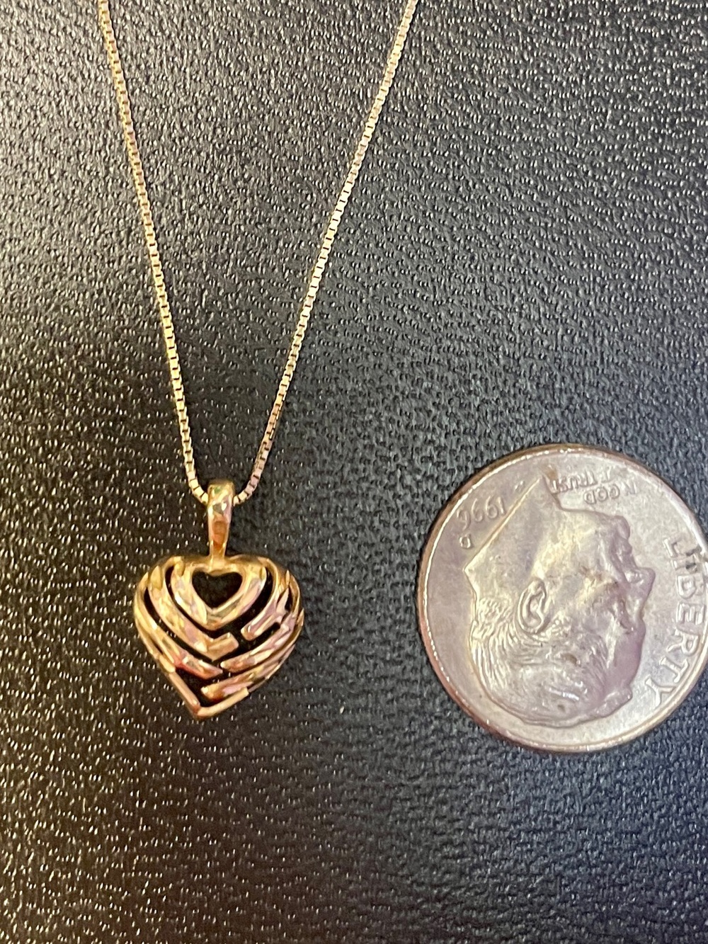 Real 14K Gold Dainty Heart Pendant Necklace. 1.3 Grams 14K. Valuation Report. - Picture 3 of 6